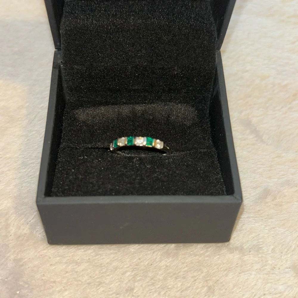 Kay Jewelers lab-created emerald and white sapphire rang in sterling silver💚🤍 - Picture 2 of 4